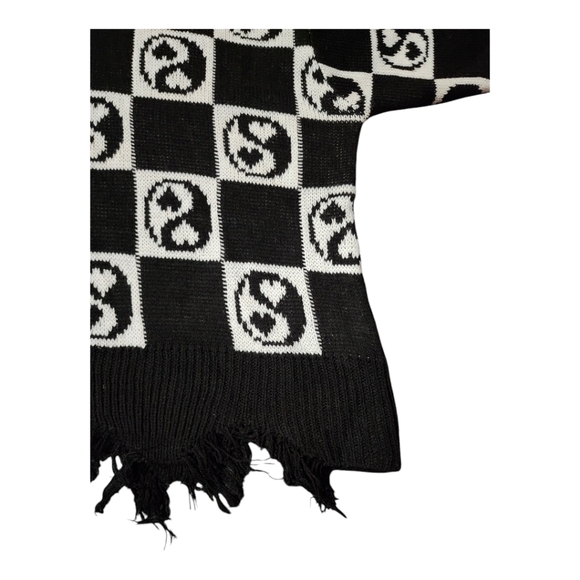 Just Polly Trendy Women's Plus Size 3X Black Yin Yang Distressed Sweater NEW - Picture 6 of 7